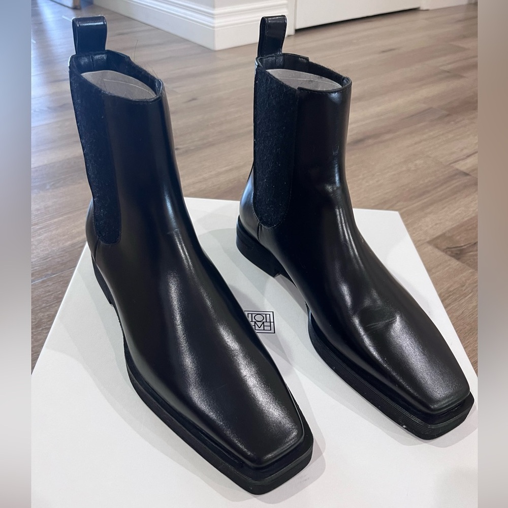 Totême Flat Ankle Boots EU 36